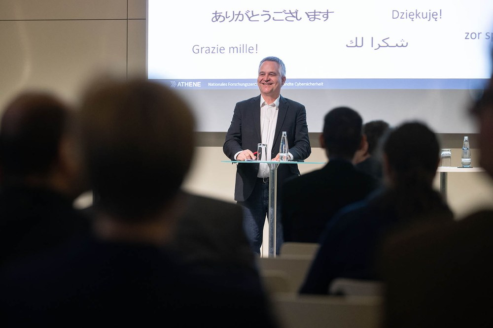 Dr. Michael Kreutzer vom Nationalen Forschungszentrum für angewandte Cybersicherheit ATHENE moderierte die Session. 