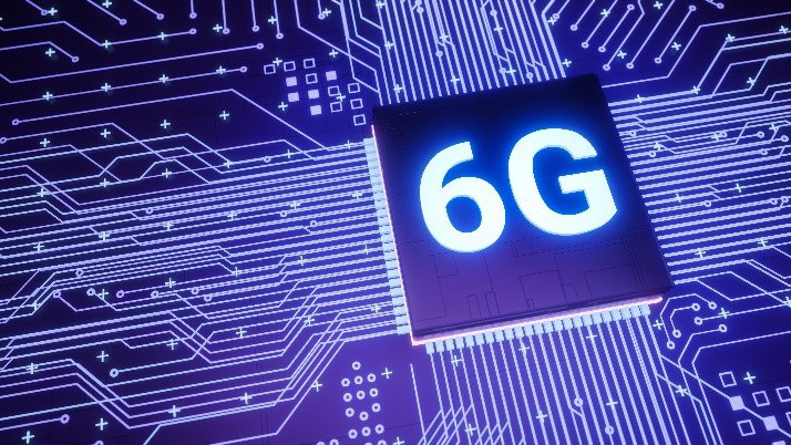 Ausschnitt eines Mikrochips mit Text 6G