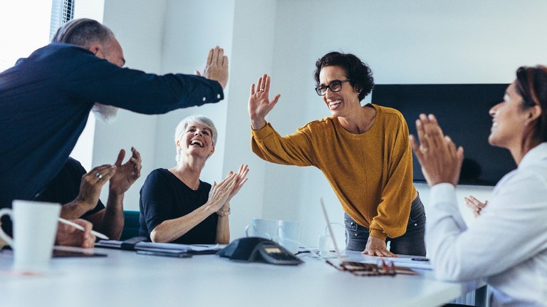 Projektteam feiert Erfolg.