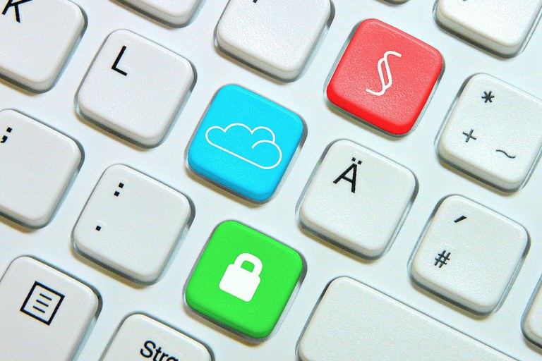 Tastatur mit Wolkensymbol